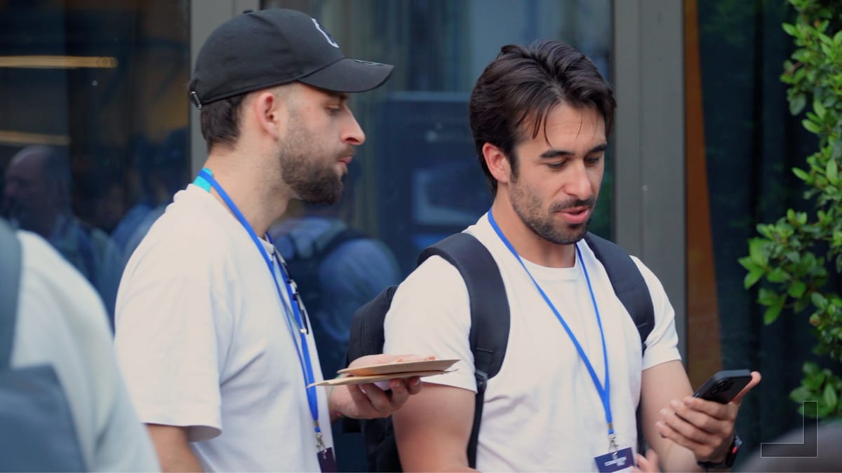 Un gruppo in conversazione